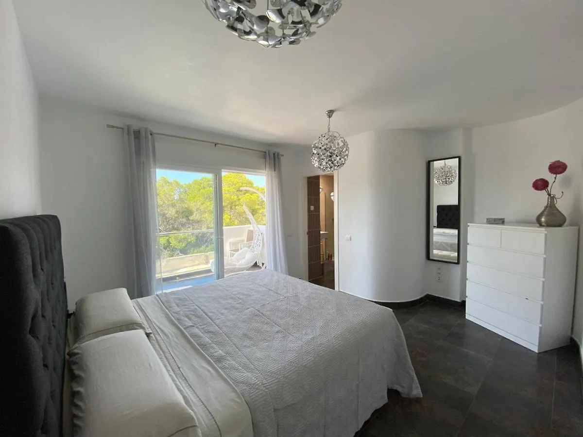 Hébergement de vacances 5 Bedroom Villa In Cala Vadella San José