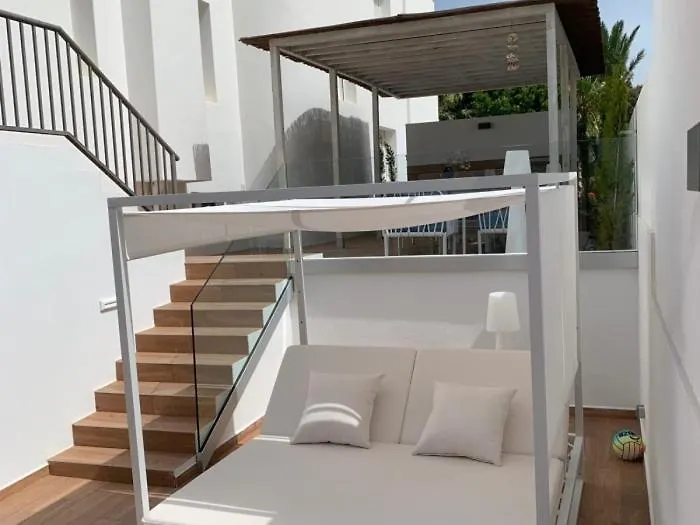 Hébergement de vacances 5 Bedroom Villa In Cala Vadella San José
